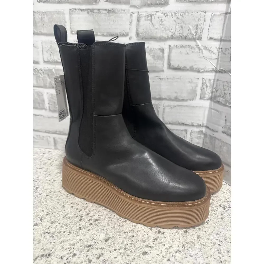 H&M Black Platform Chelsea Boots with Brown Sole in Faux Leather, NWT